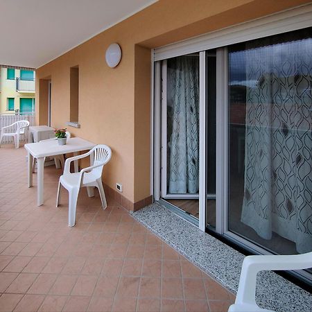 Casa Bivi 2 Apartment Lignano Sabbiadoro Bagian luar foto